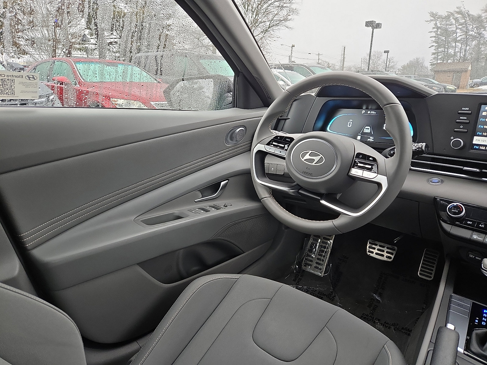 Used 2025 Hyundai Elantra Sport image 14