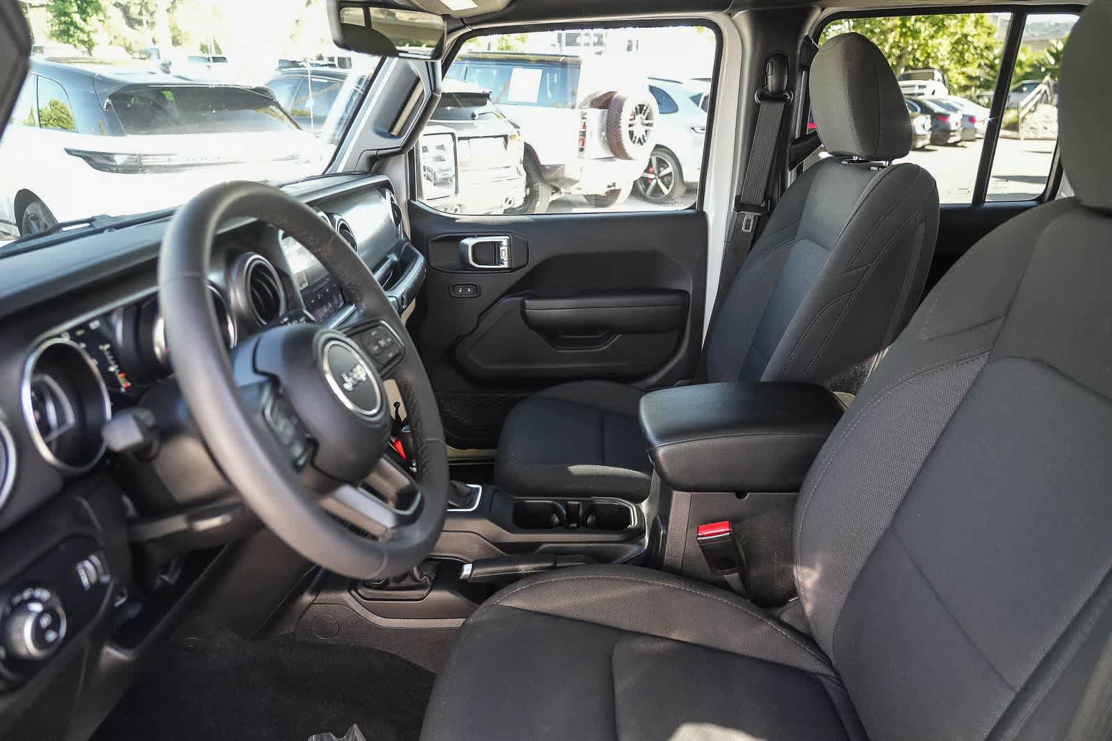Used 2023 Jeep Gladiator Sport AWD/4WD image 17