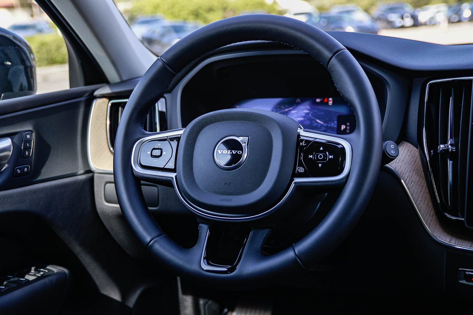 Certified 2026 Volvo XC60 B5 Plus w/ Climate Package PRO AWD/4WD image 17