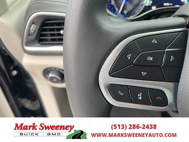 Used 2023 Chrysler Pacifica Limited image 16