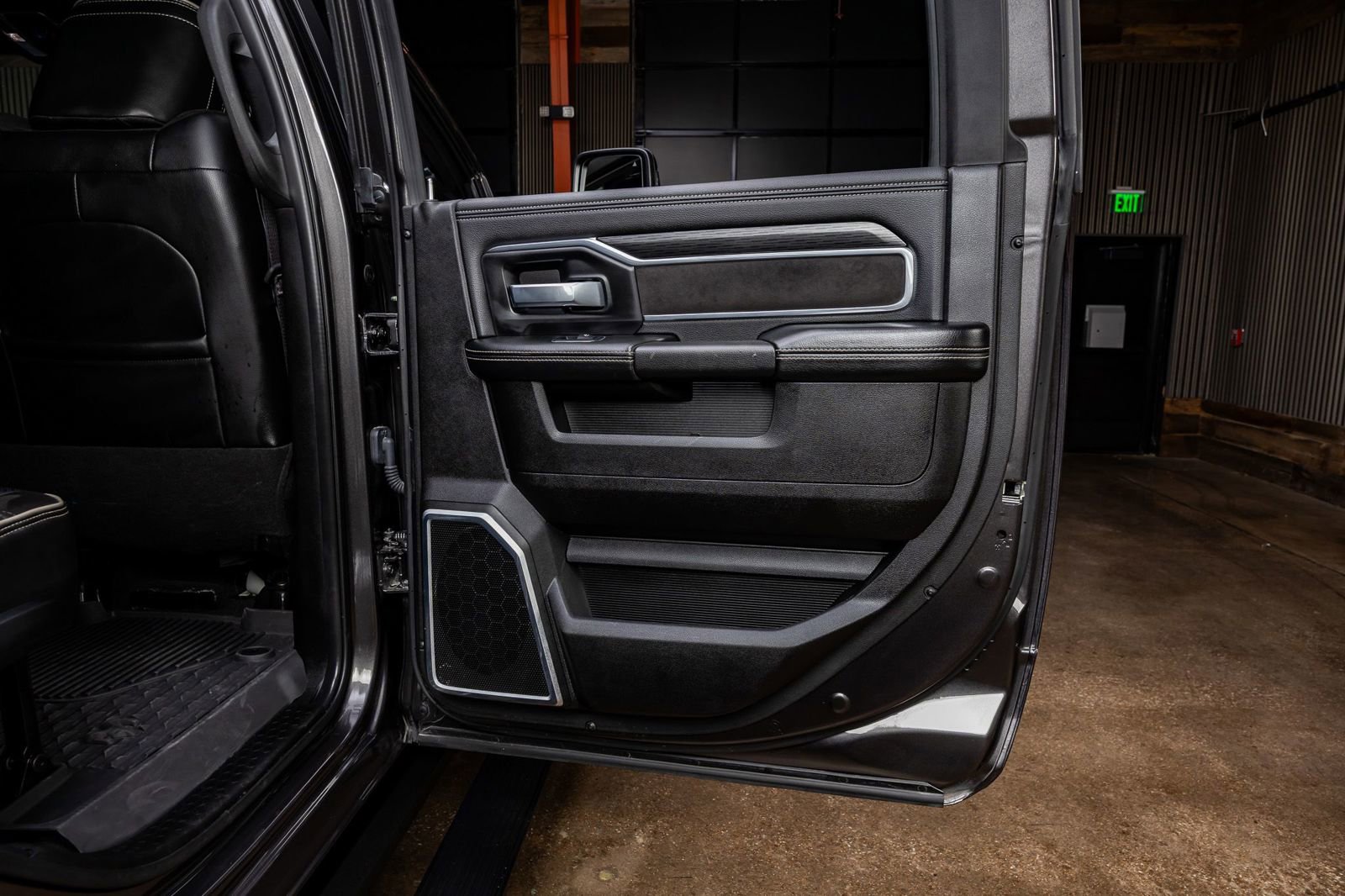 Used 2024 RAM 3500 Laramie w/ Night Edition image 37