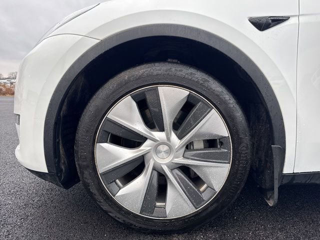 Used 2023 Tesla Model Y Long Range image 10