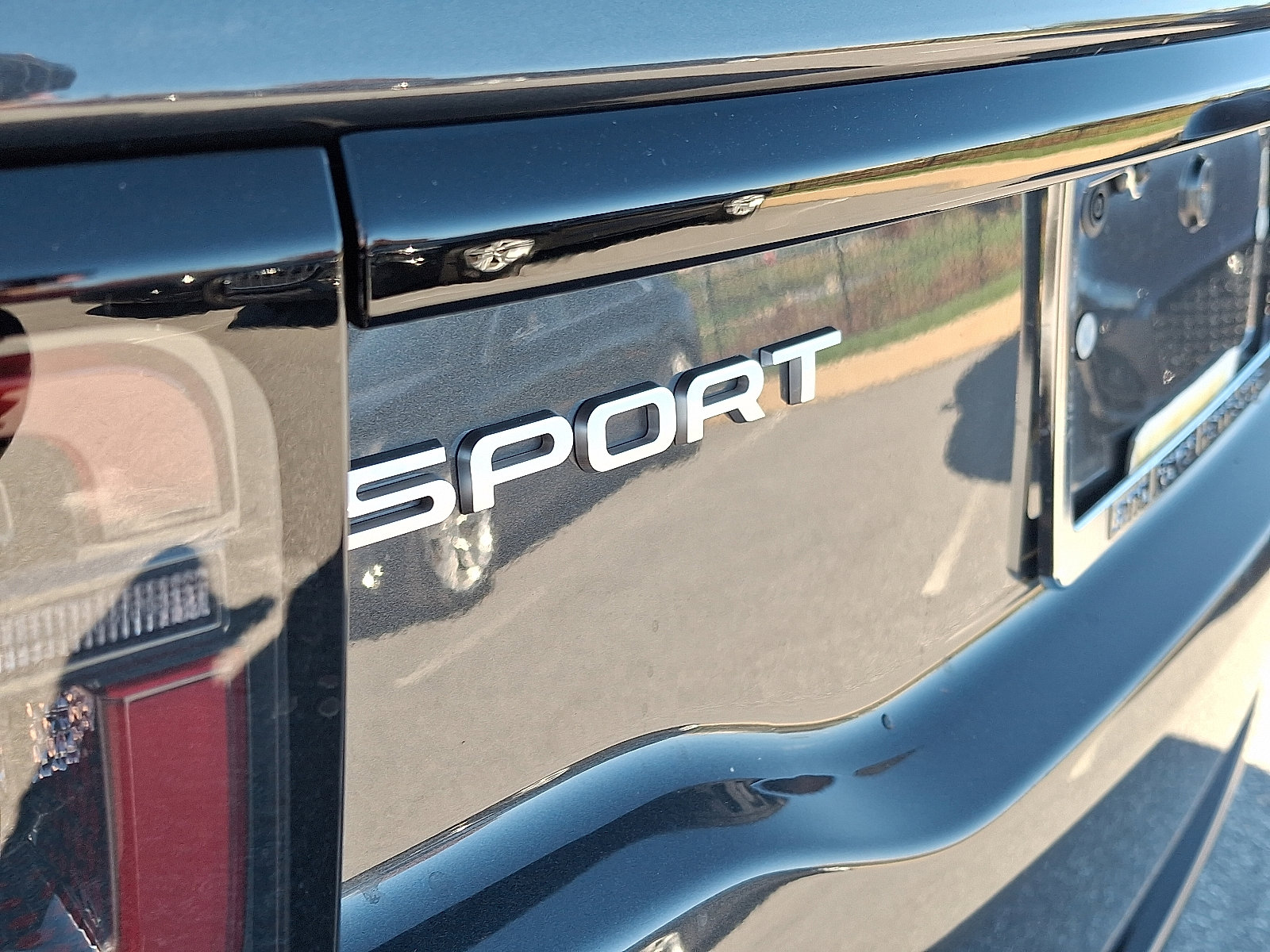 Used 2025 Land Rover Discovery Sport S image 29