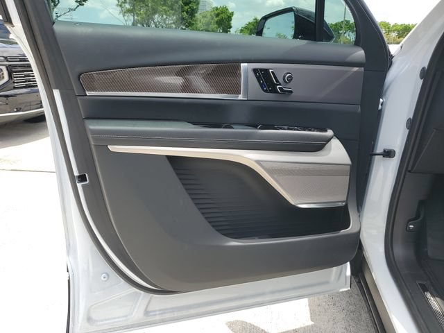New 2026 Cadillac Vistiq Luxury AWD/4WD image 9