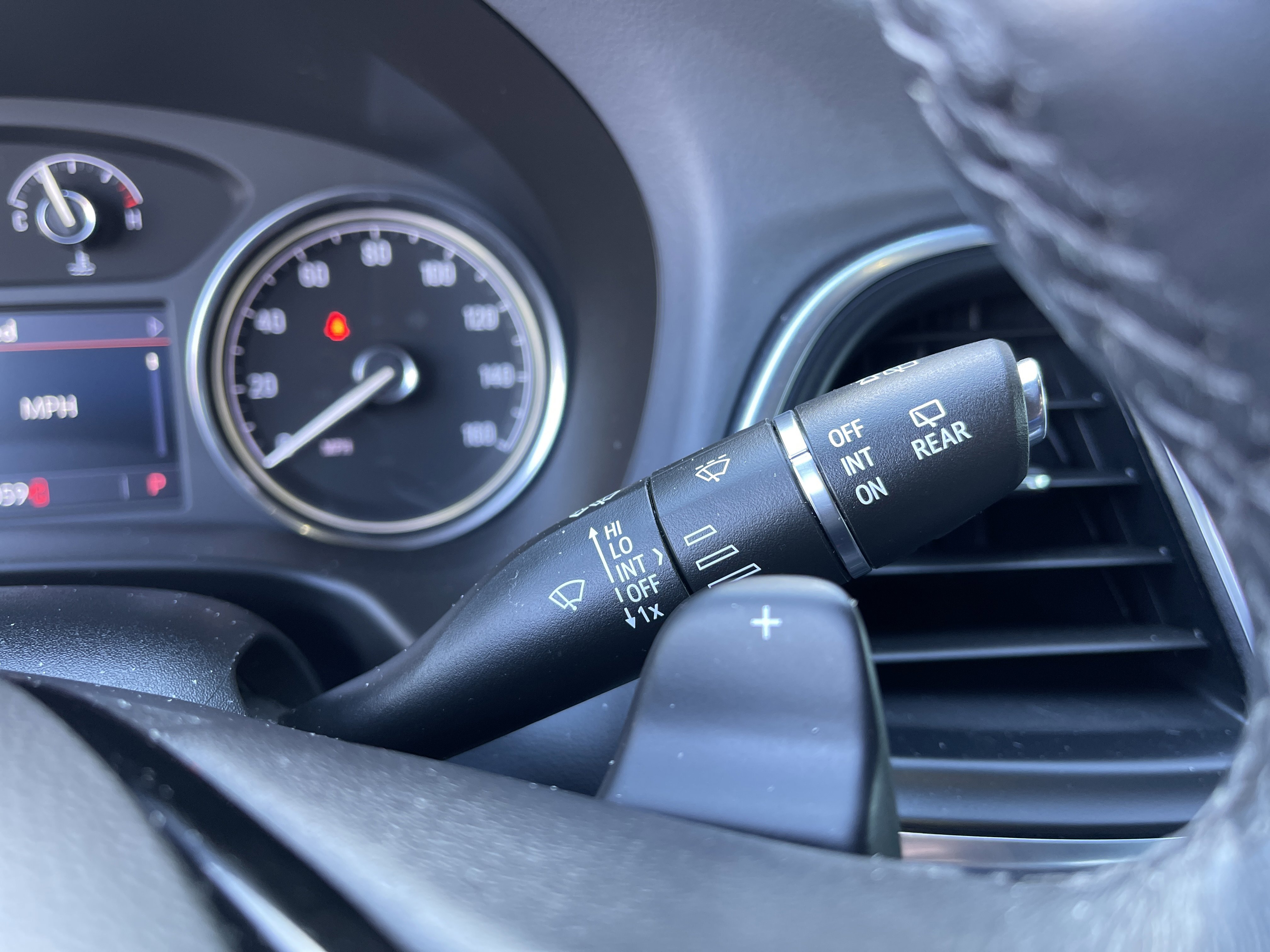 Used 2023 Buick Enclave Essence image 20