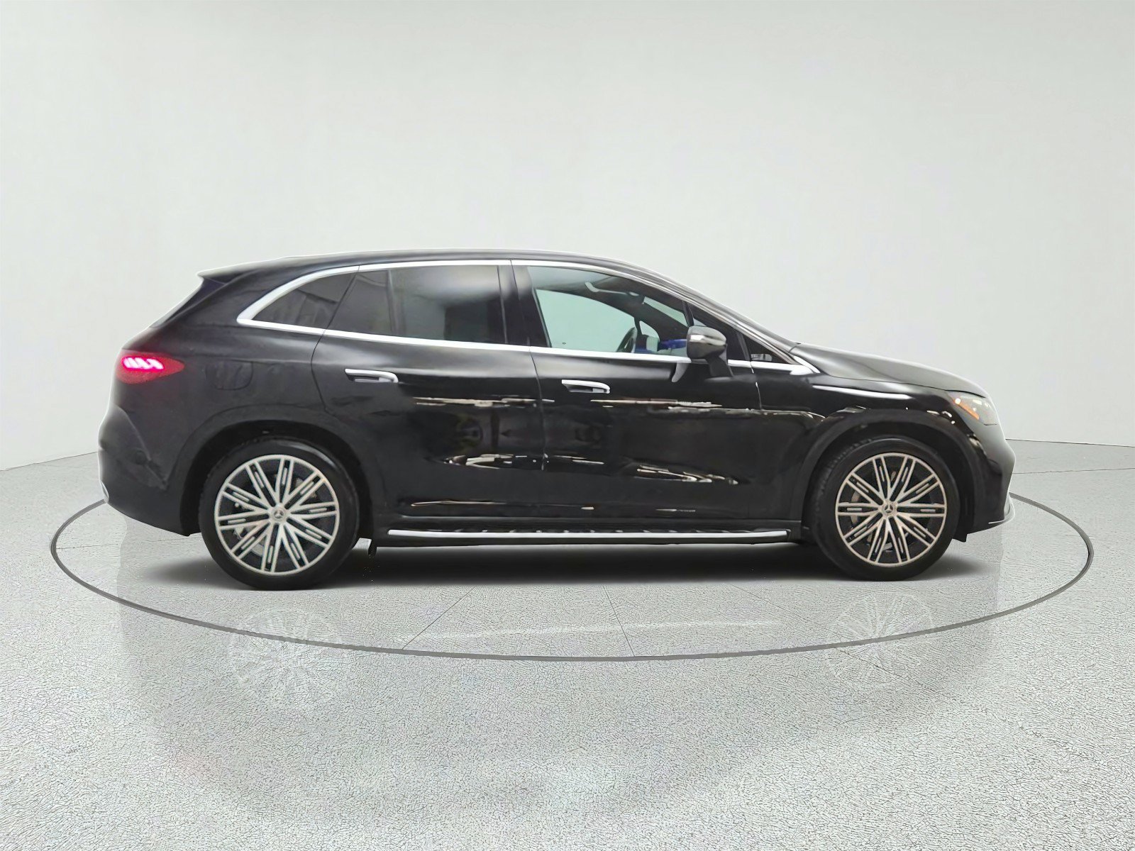 Used 2023 Mercedes-Benz EQE 500 4MATIC SUV image 4