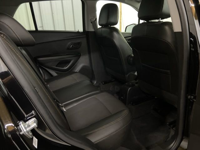Used 2022 Chevrolet Trax LT w/ LT Convenience Package AWD/4WD image 22