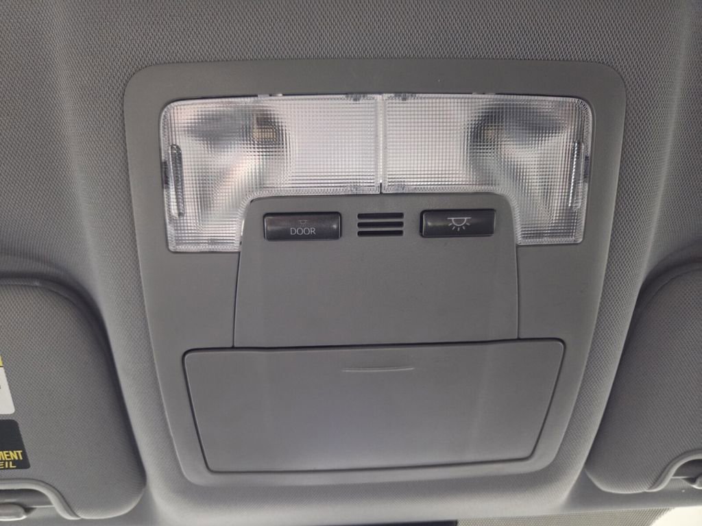 Used 2019 Toyota Highlander LE image 16