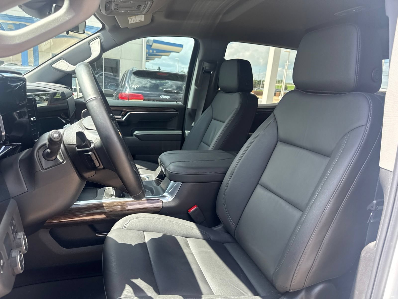 Used 2025 Chevrolet Silverado 1500 LT w/ Texas Edition Plus RWD image 10