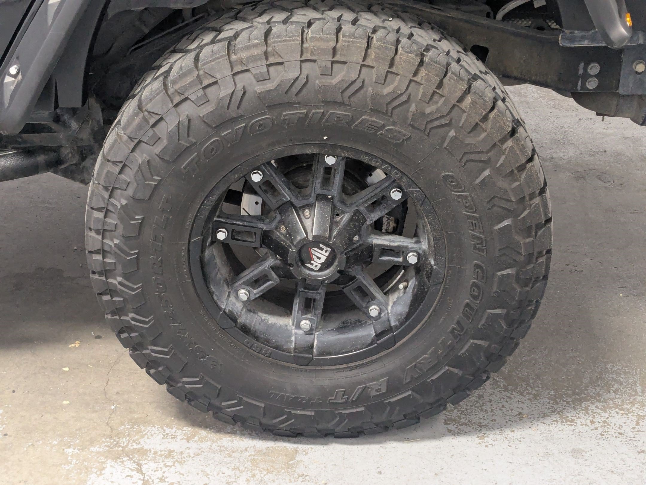 Used 2015 Jeep Wrangler Unlimited Sport w/ Quick Order Package 24S AWD/4WD image 23