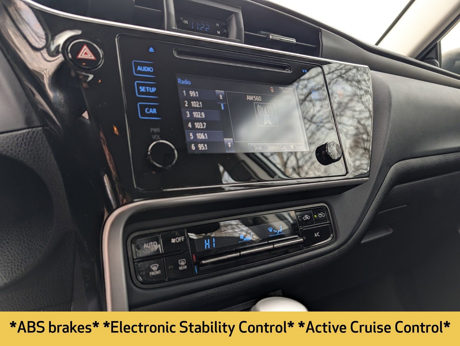 Used 2018 Toyota Corolla LE image 5