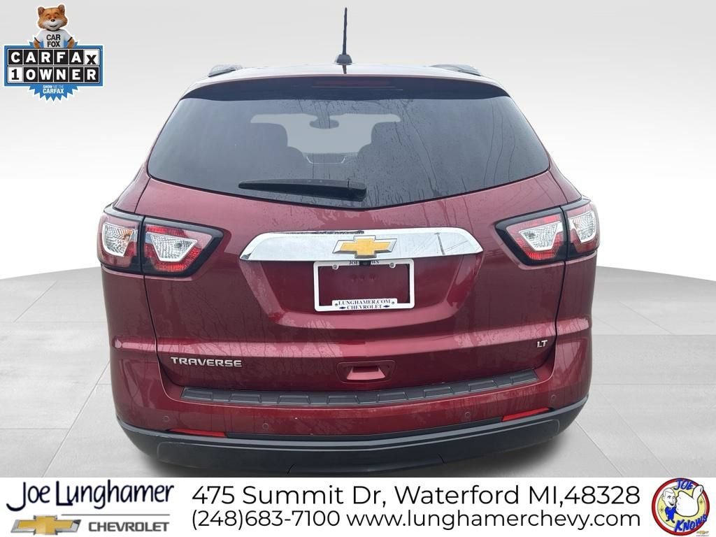 Used 2017 Chevrolet Traverse LT w/ Style and Technology Package FWD image 4