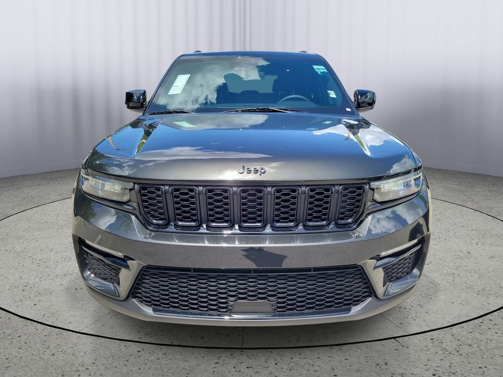 Used 2024 Jeep Grand Cherokee Limited w/ Black Appearance Package image 10