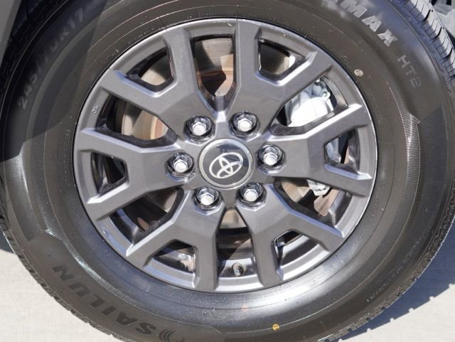 Used 2025 Toyota 4Runner SR5 image 13