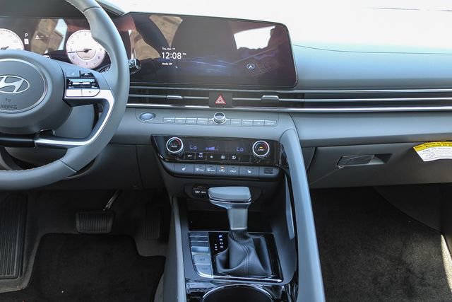 New 2025 Hyundai Elantra SEL image 16
