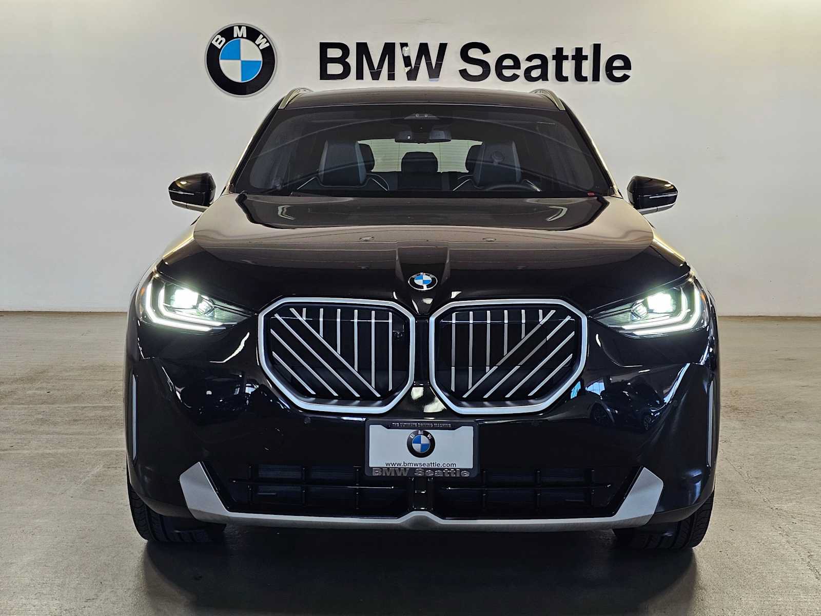 Used 2025 BMW X3 xDrive30i w/ Premium Package AWD/4WD image 7