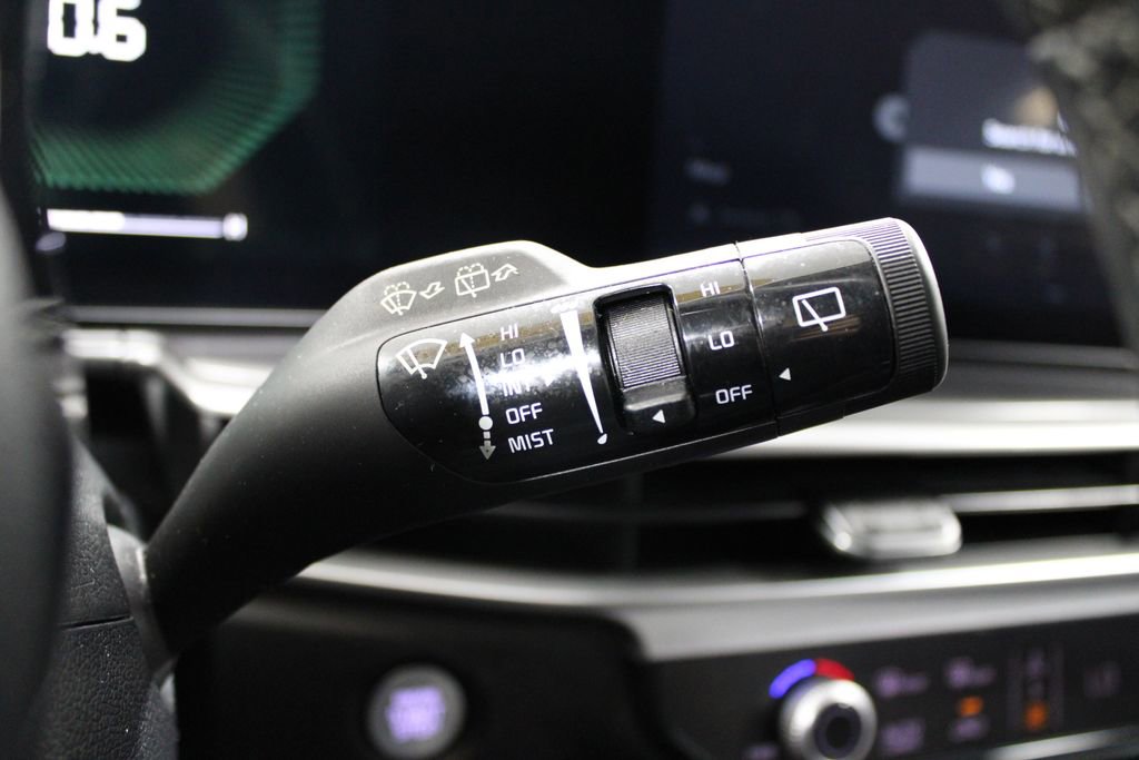 Used 2024 Kia Sorento S image 35