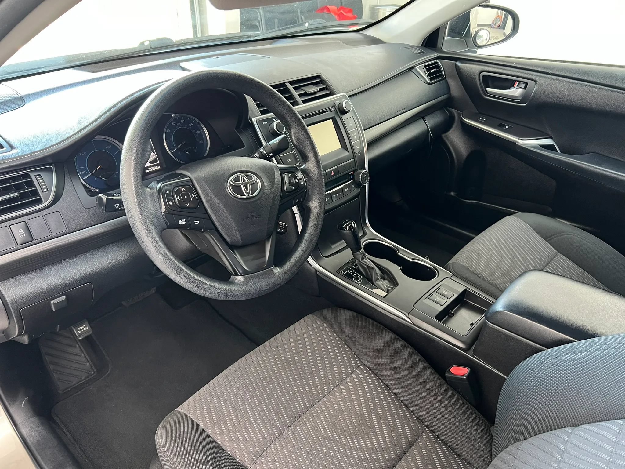 Used 2016 Toyota Camry LE FWD image 7