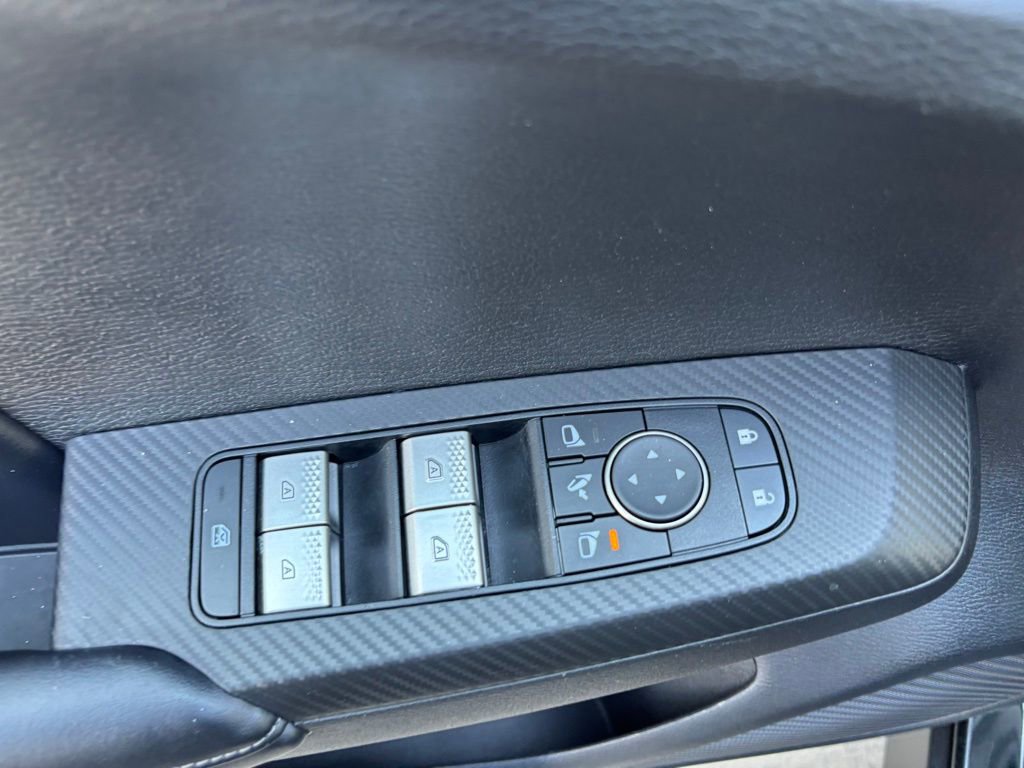 Used 2024 Mitsubishi Outlander SE image 16