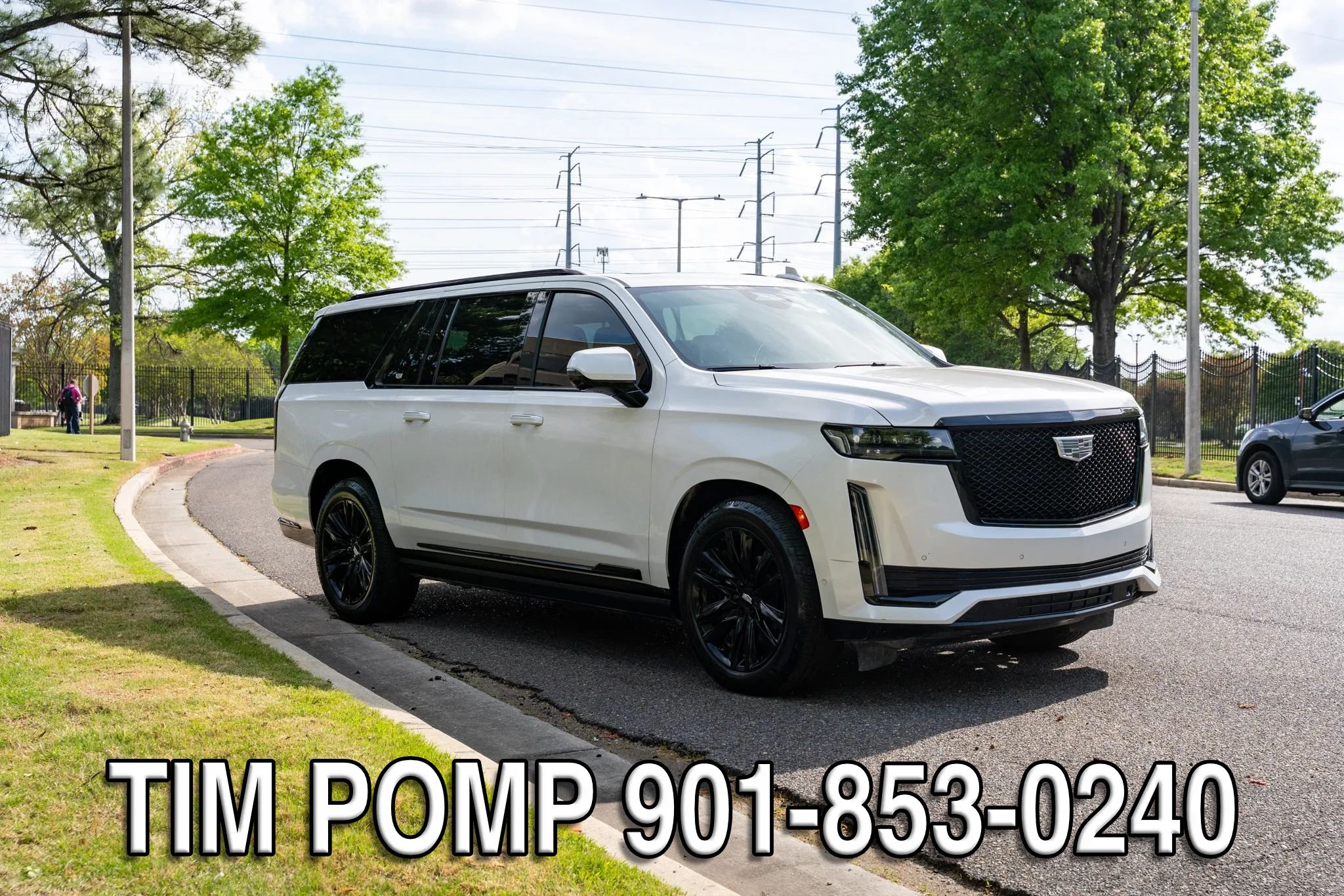 Used 2023 Cadillac Escalade ESV Sport Platinum w/ Heavy-Duty Trailer Package AWD/4WD image 4