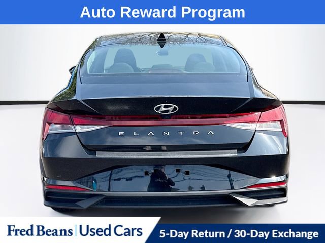 Used 2023 Hyundai Elantra SEL w/ Convenience Package image 7
