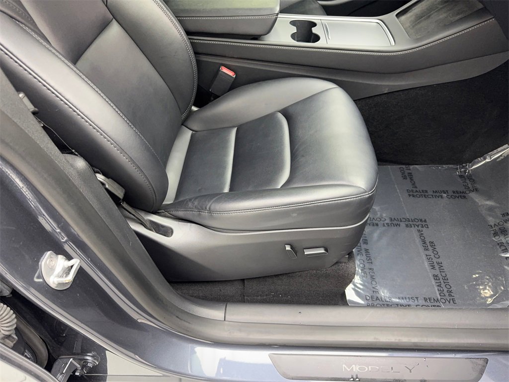 Used 2023 Tesla Model Y Performance image 43