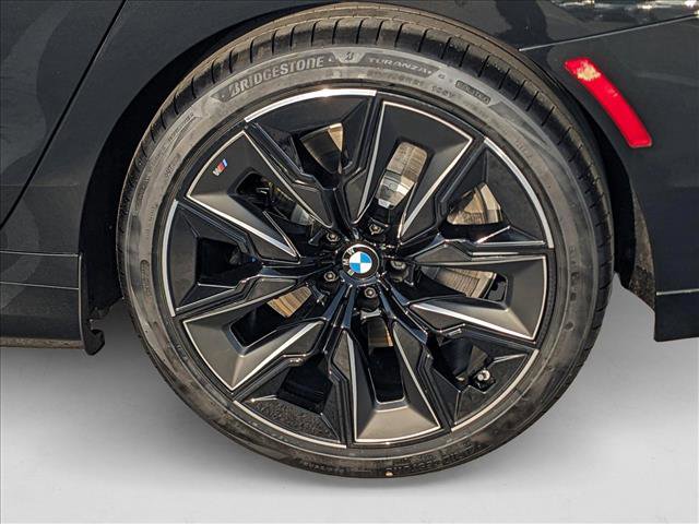 Used 2025 BMW i7 xDrive60 image 10