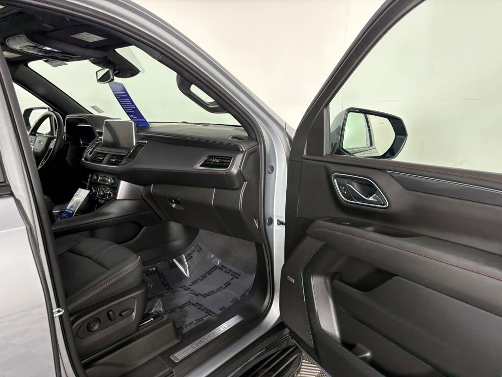 Used 2024 Chevrolet Tahoe RST w/ Luxury Package AWD/4WD image 40