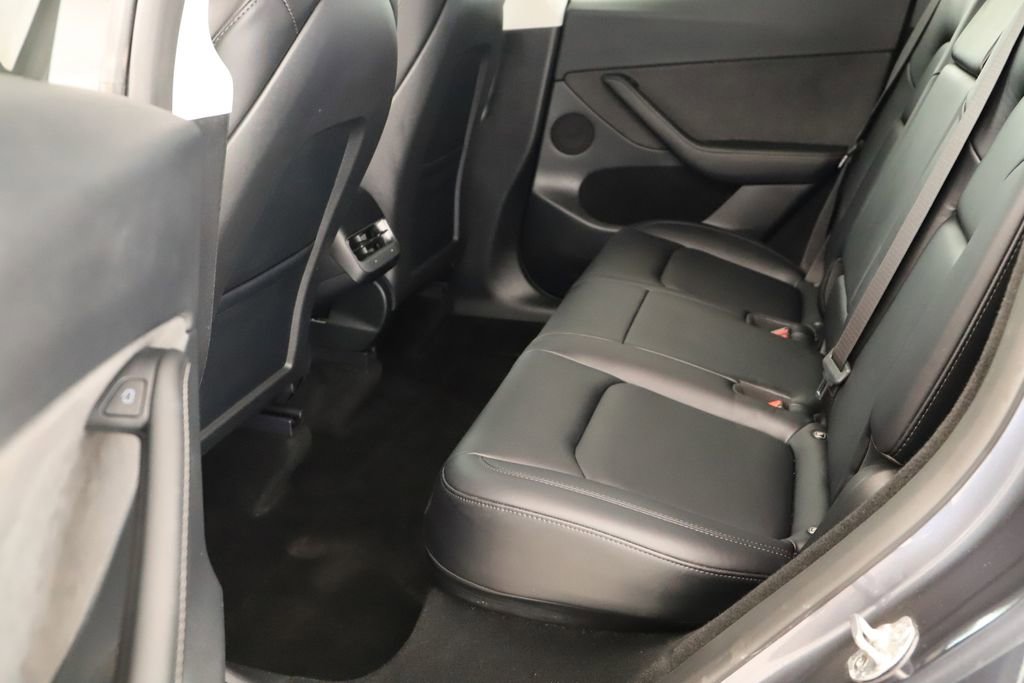 Used 2023 Tesla Model Y Long Range image 27