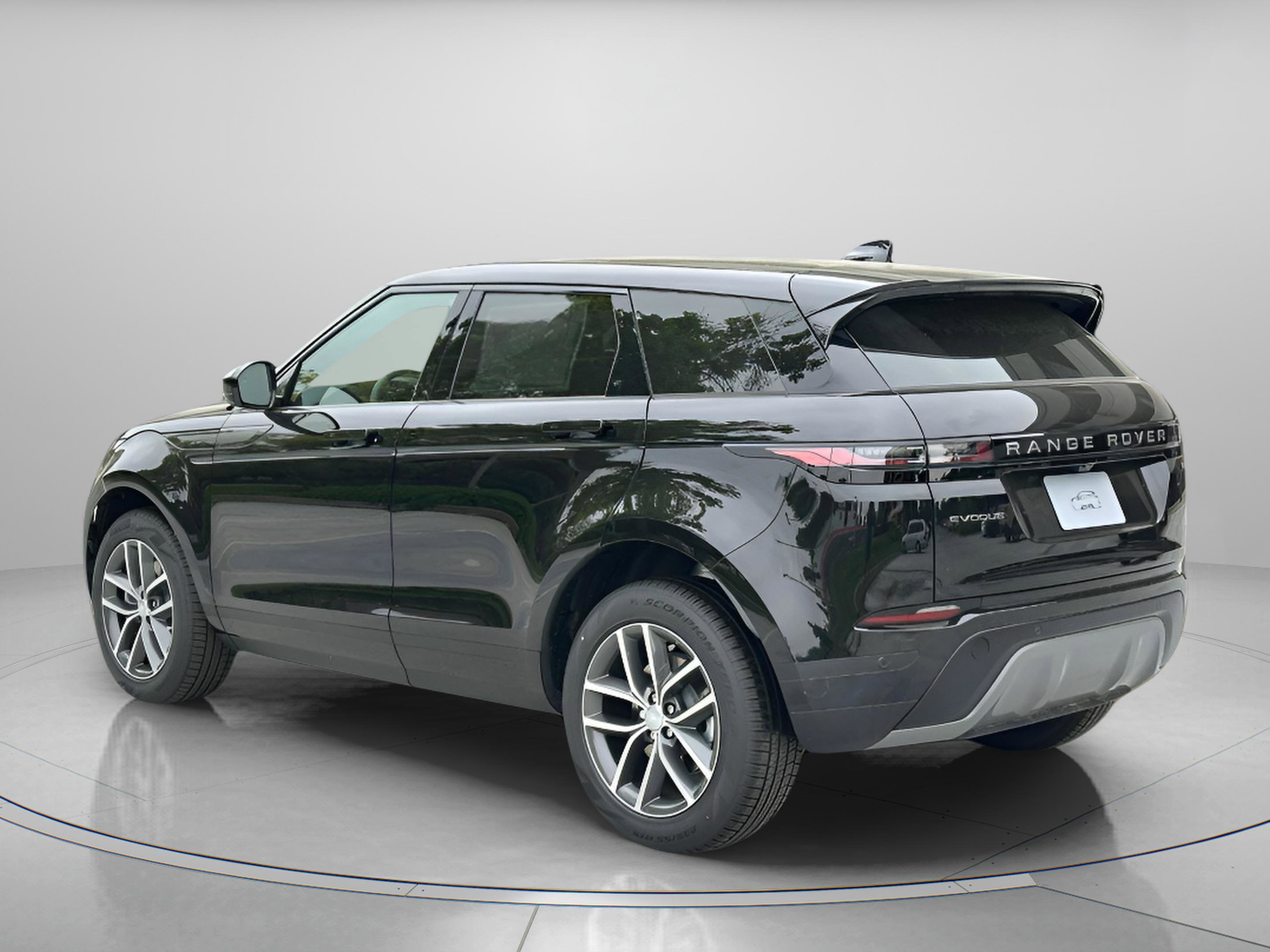 Used 2026 Land Rover Range Rover Evoque S image 3