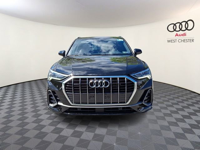 Certified 2023 Audi Q3 2.0T Premium w/ Convenience Package AWD/4WD image 2