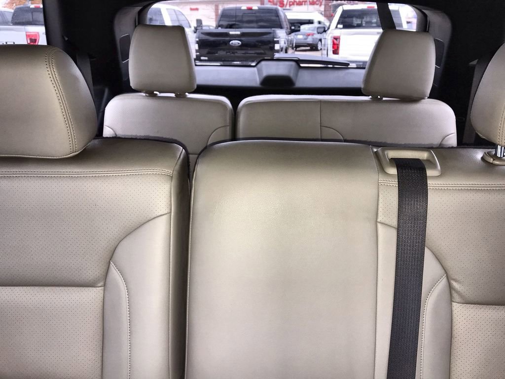 Used 2023 Chevrolet Traverse LT w/ LPO, Floor Liner Package FWD image 21