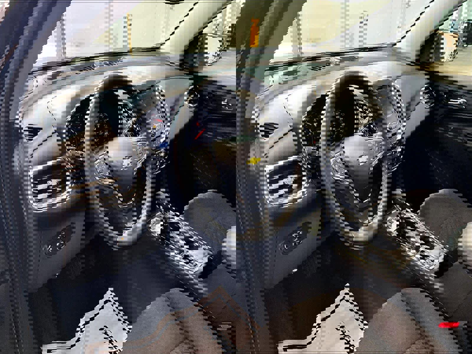 Used 2023 Chevrolet Equinox LT image 8