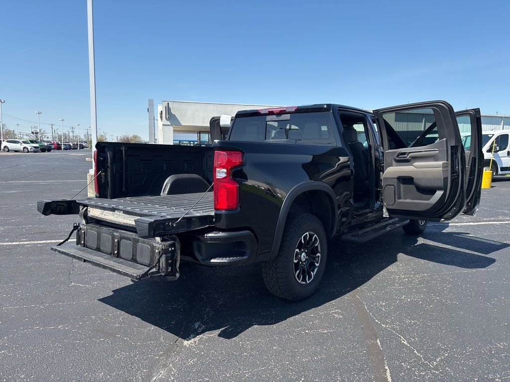 Used 2024 Chevrolet Silverado 1500 ZR2 w/ Technology Package AWD/4WD image 17