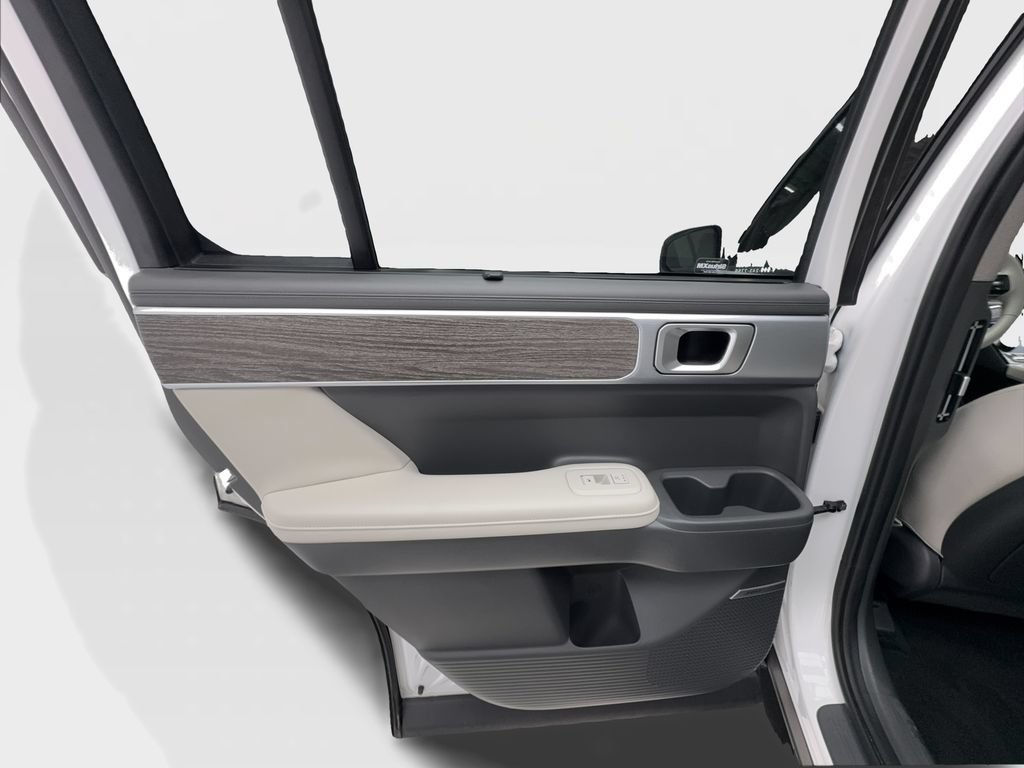 Used 2025 Hyundai Santa Fe Limited FWD image 27