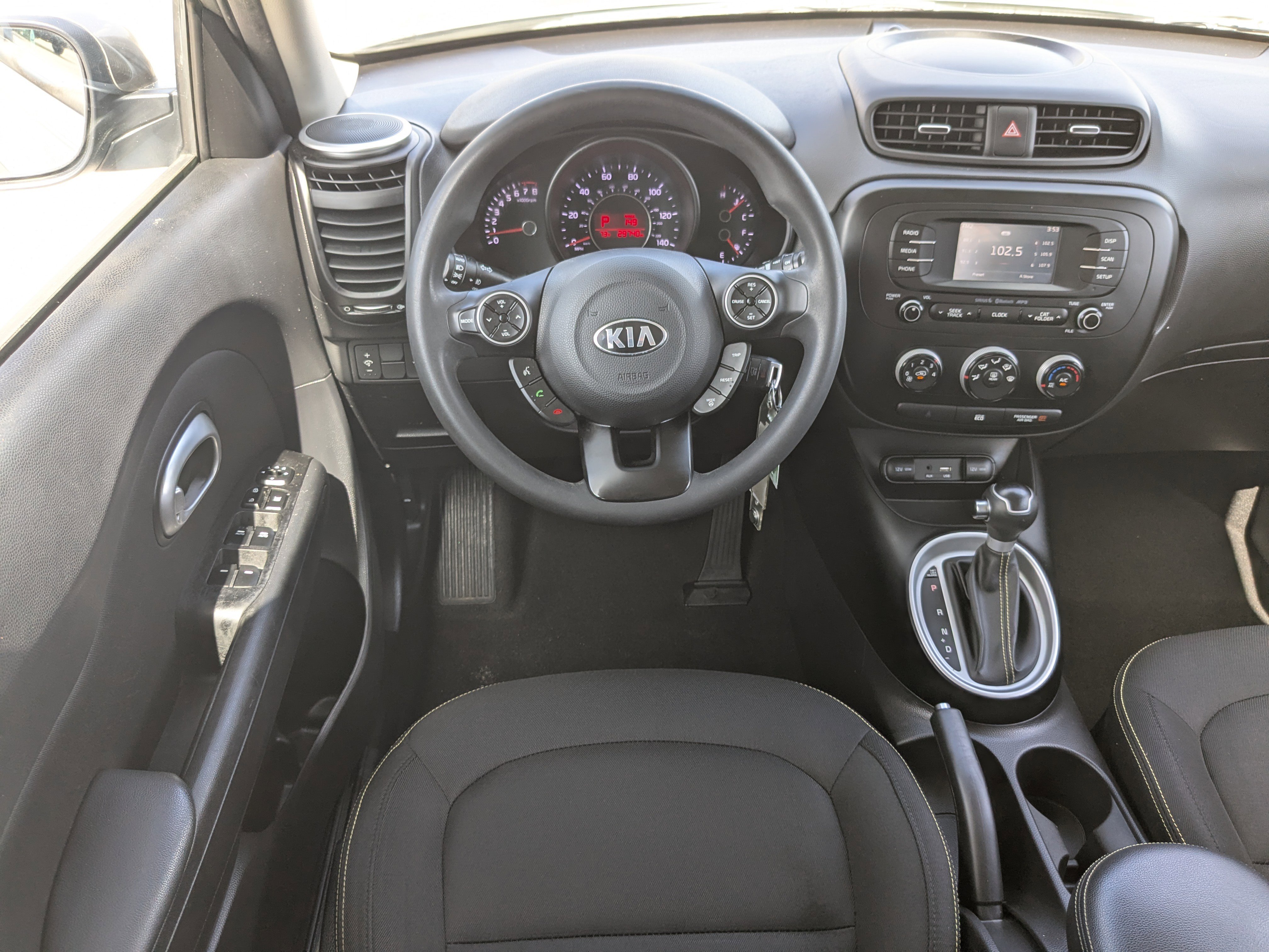 Used 2016 Kia Soul + image 15