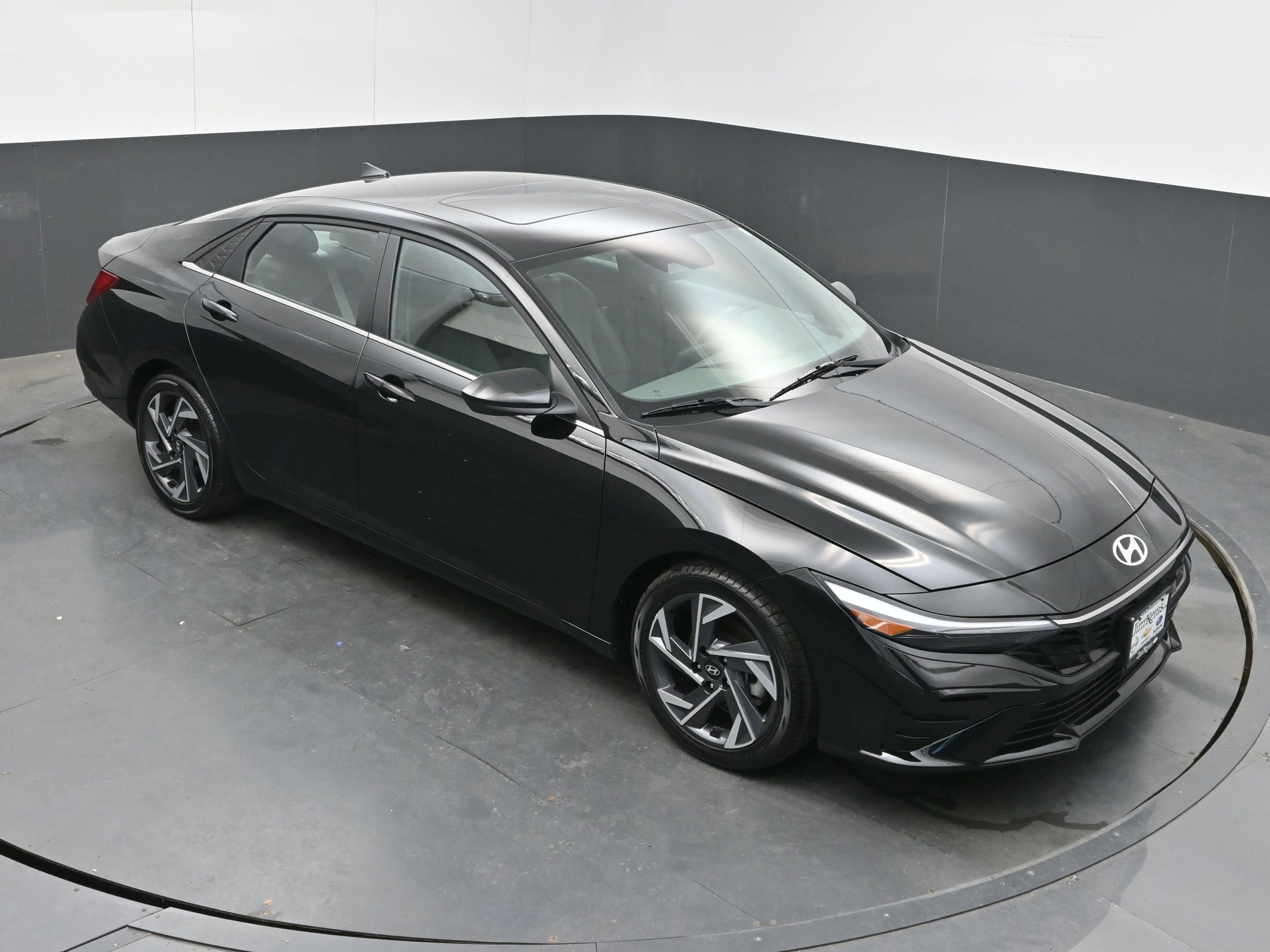 Used 2025 Hyundai Elantra SEL image 32