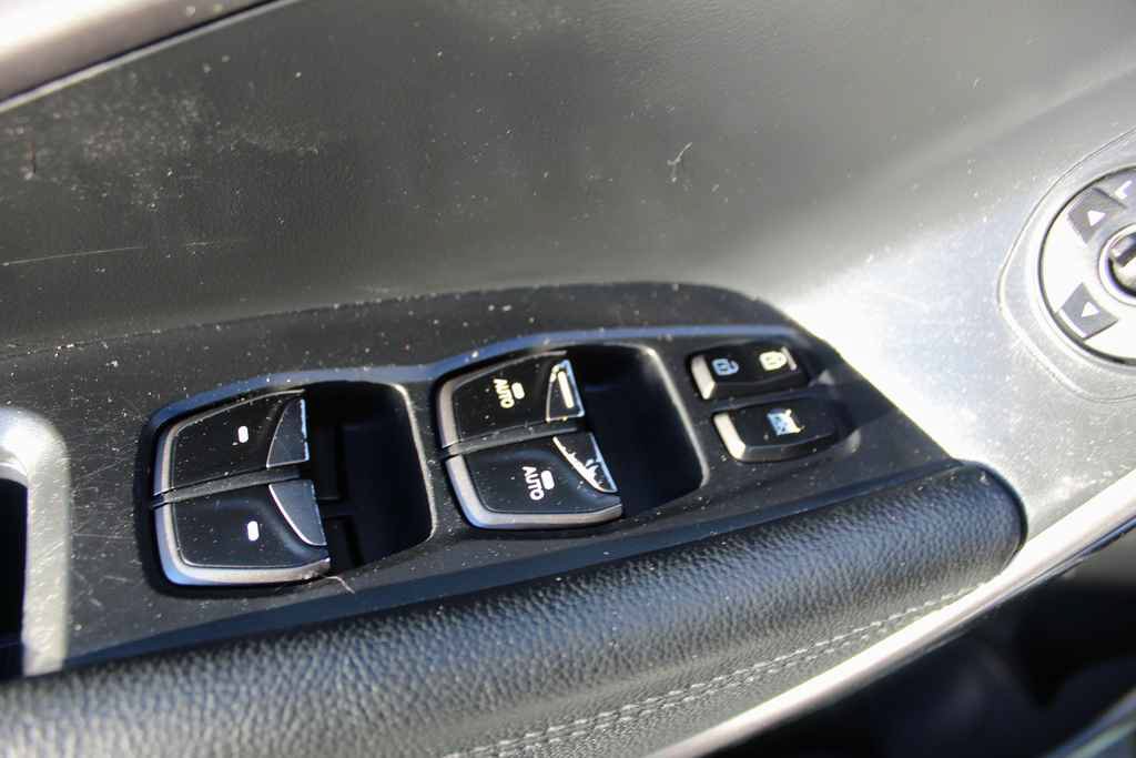 Used 2017 Hyundai Santa Fe Sport FWD image 12