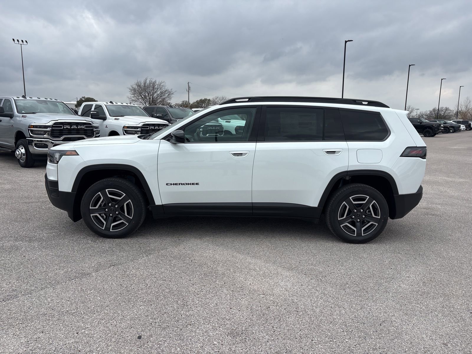New 2026 Jeep Cherokee Laredo AWD/4WD image 2