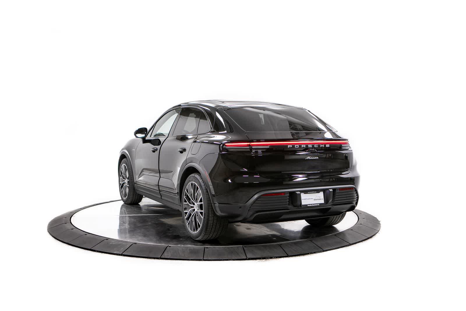New 2026 Porsche Macan Electric RWD image 3