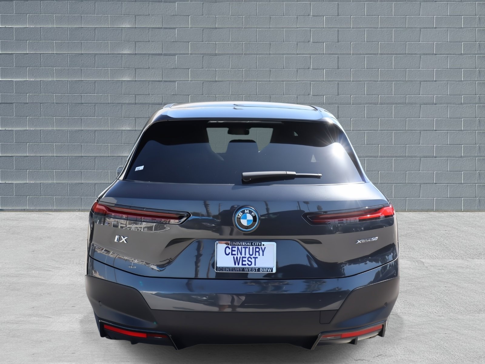 Used 2025 BMW iX xDrive50 image 4