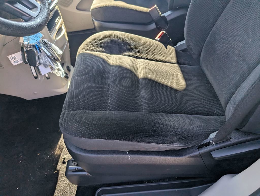 Used 2019 Dodge Grand Caravan SE w/ UConnect Hands-Free Group image 21