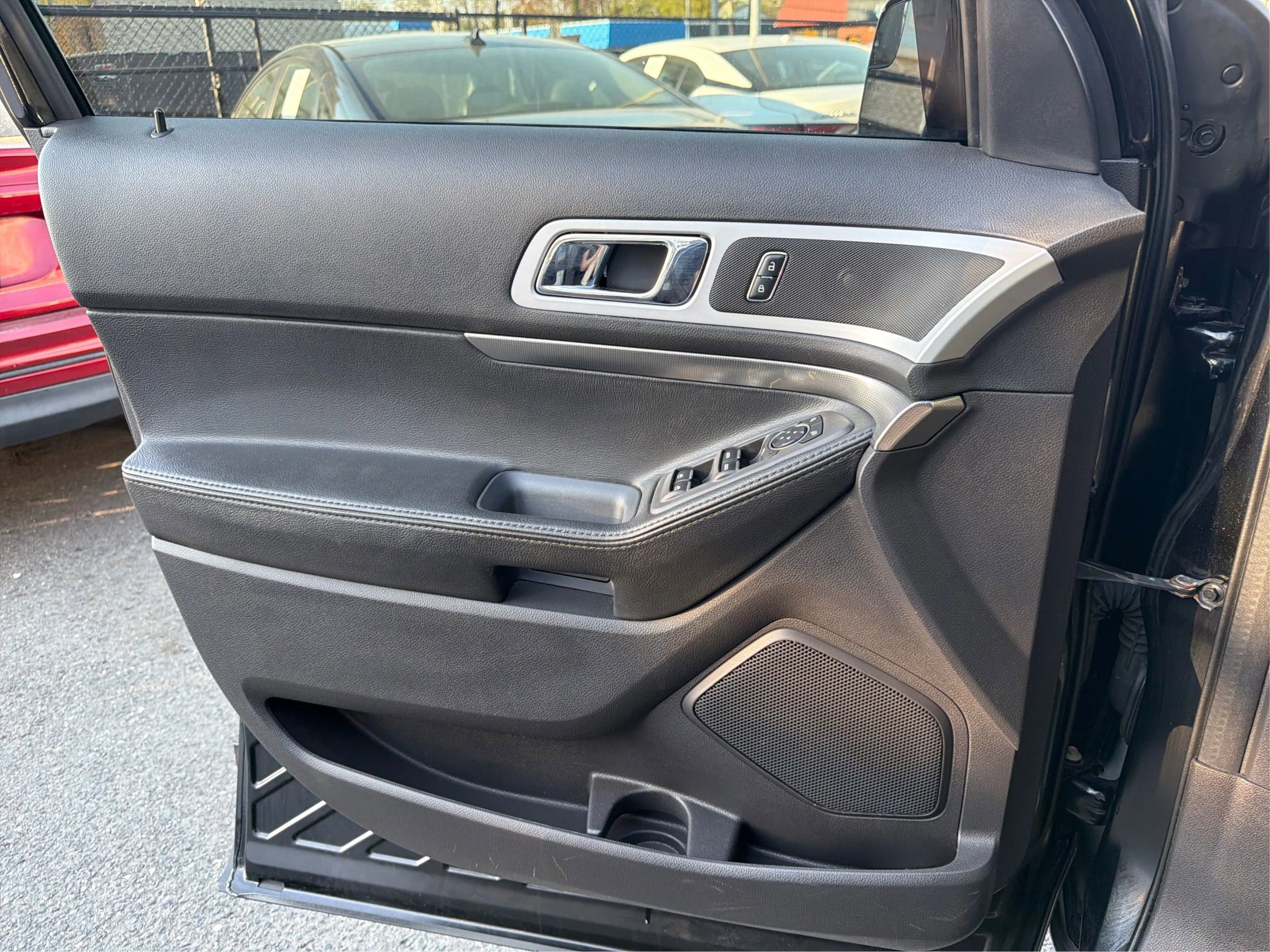 Used 2015 Ford Explorer Sport image 21