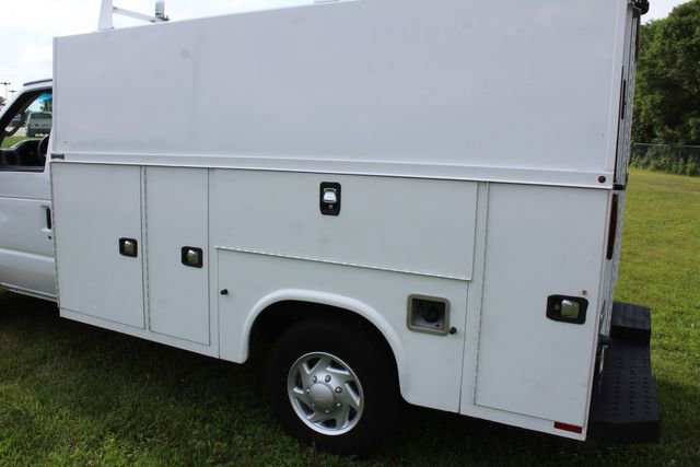 Used 2022 Ford E-350 and Econoline 350 Super Duty w/ Power Windows & Locks Group image 9