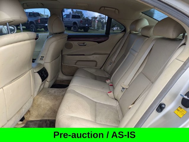 Used 2010 Lexus LS 460 w/ Comfort Pkg RWD image 14