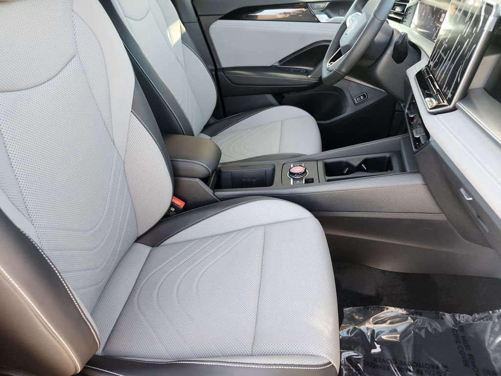 New 2026 Volkswagen Tiguan SE R-Line image 5