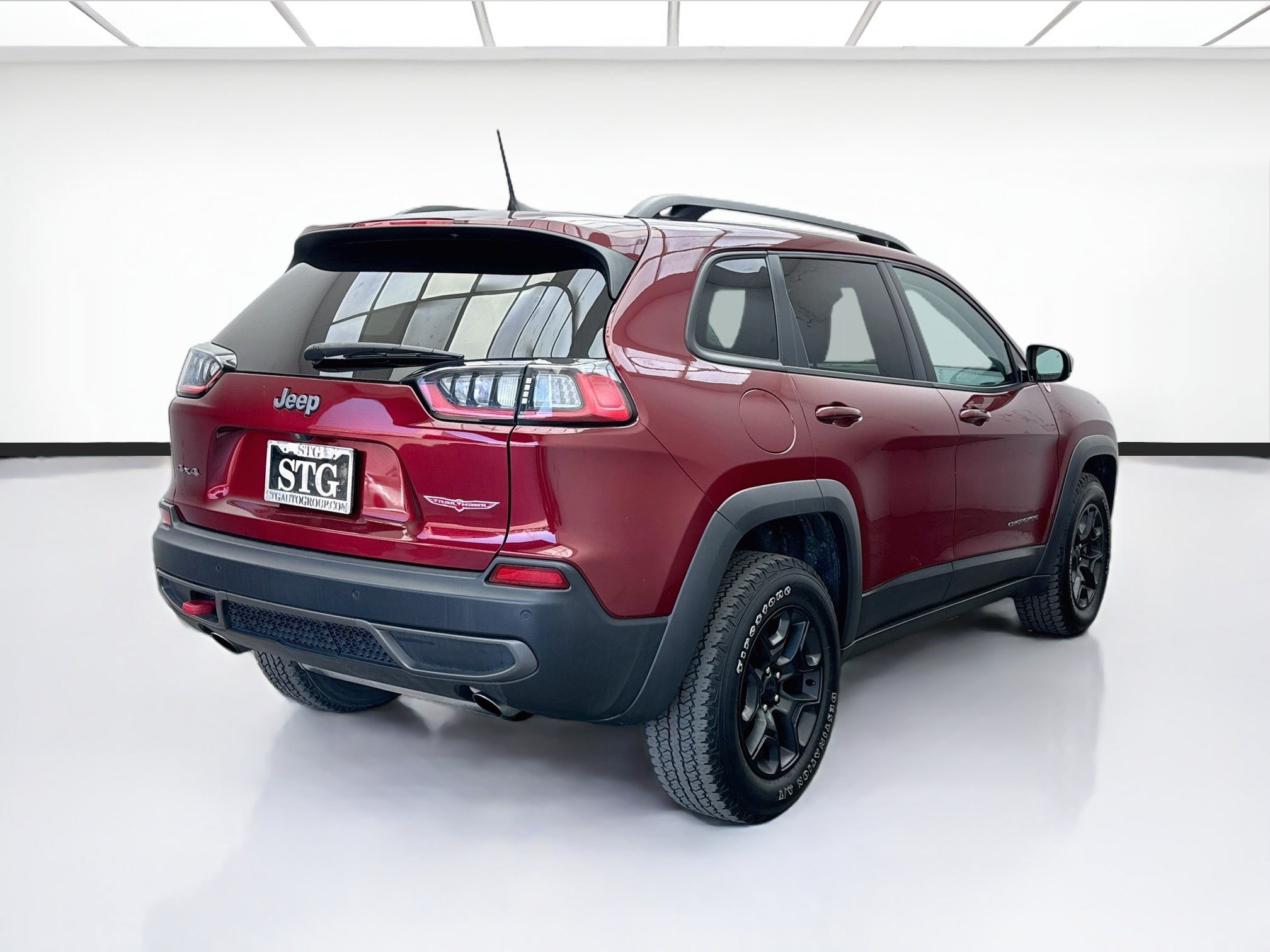 Used 2020 Jeep Cherokee Trailhawk w/ Cold Weather Group AWD/4WD image 4