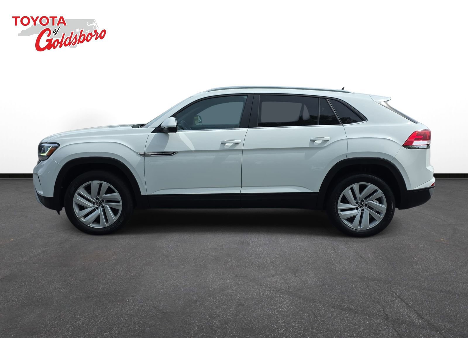 Used 2023 Volkswagen Atlas Cross Sport SE image 8