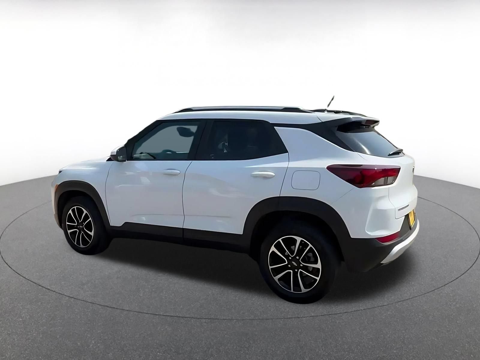 Used 2025 Chevrolet TrailBlazer LT FWD image 10