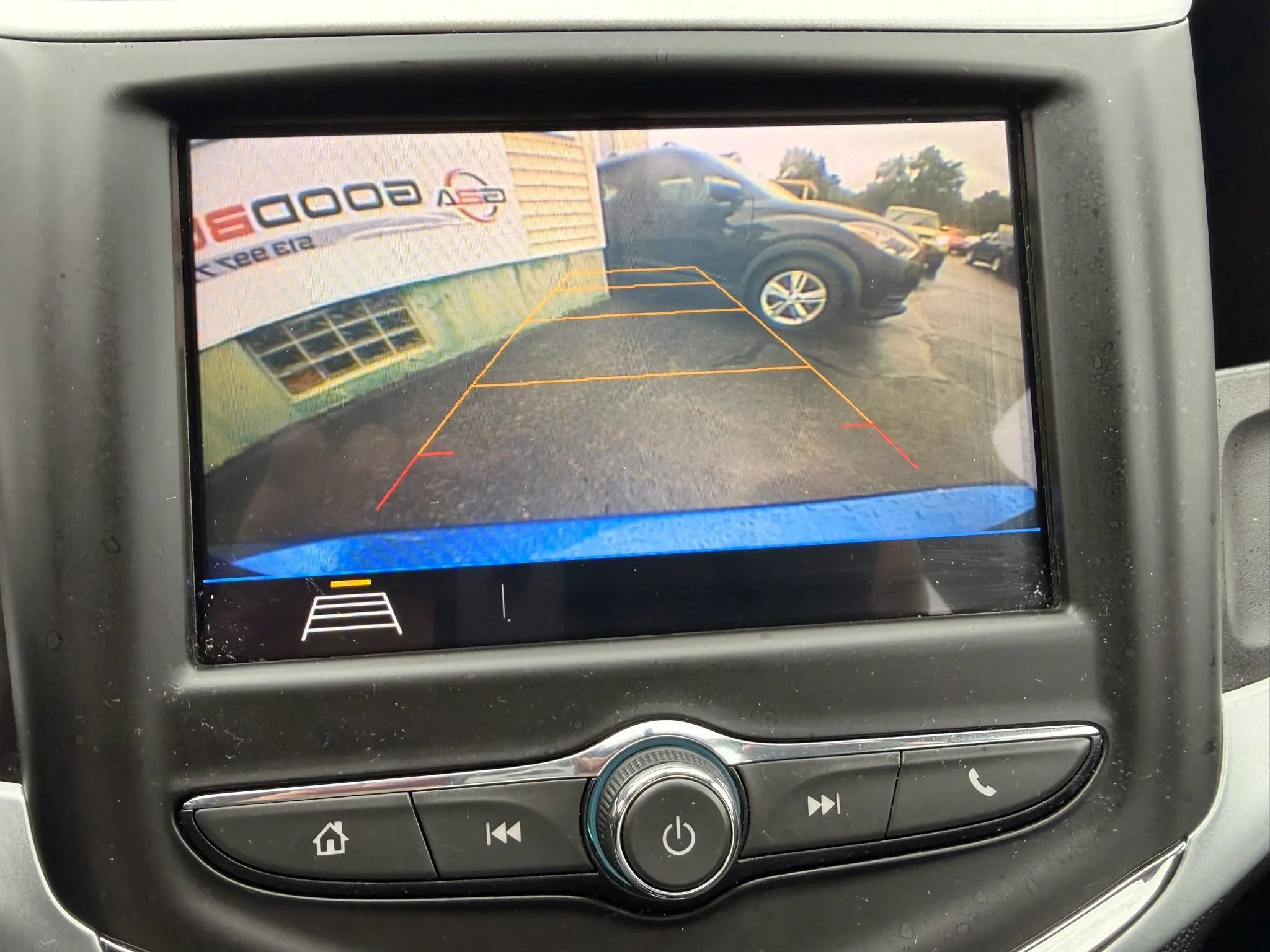 Used 2018 Chevrolet Sonic LT FWD image 35